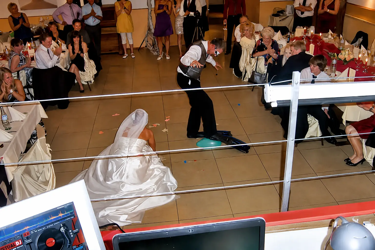 Hochzeit in Büttelborn mit Brautpaar und Gästen