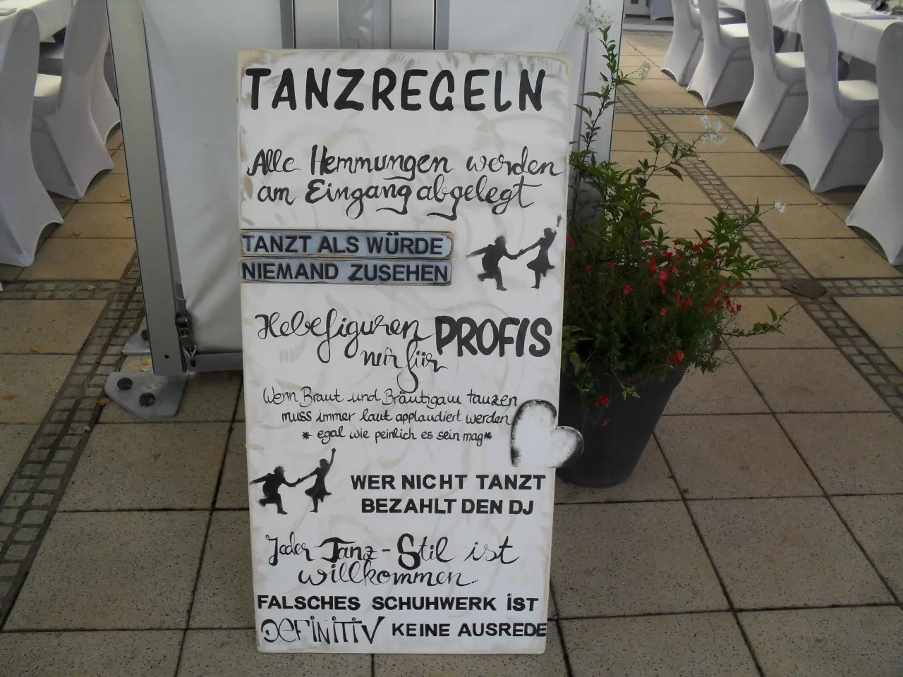 DJ Bernd S. Tanzregeln